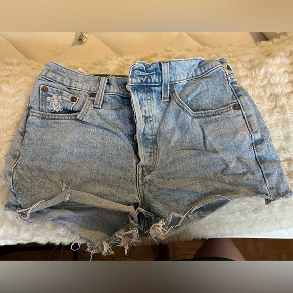 Levi denim shorts - Picture 1 of 2